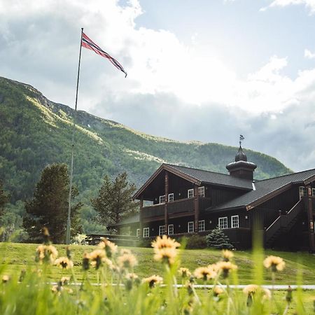 ホテル Toftemo Turiststasjon Dovre エクステリア 写真